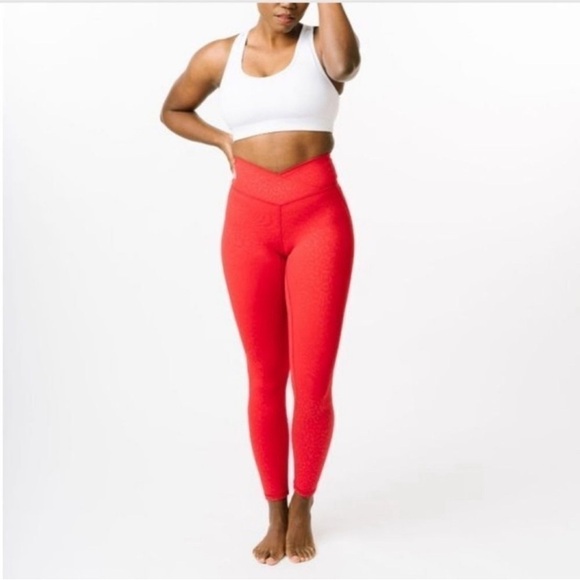 ZYIA Light N Tight Cross Front Red Tonal Animal Print Crop Legging - Picture 1 of 8